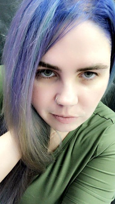 Do you ever just look back at the old stuff you&rsquo;ve posted or tweeted and thought of how dumb you sound<a href="/tag/moving_on"class="tags"><span>#moving_on</span></a>