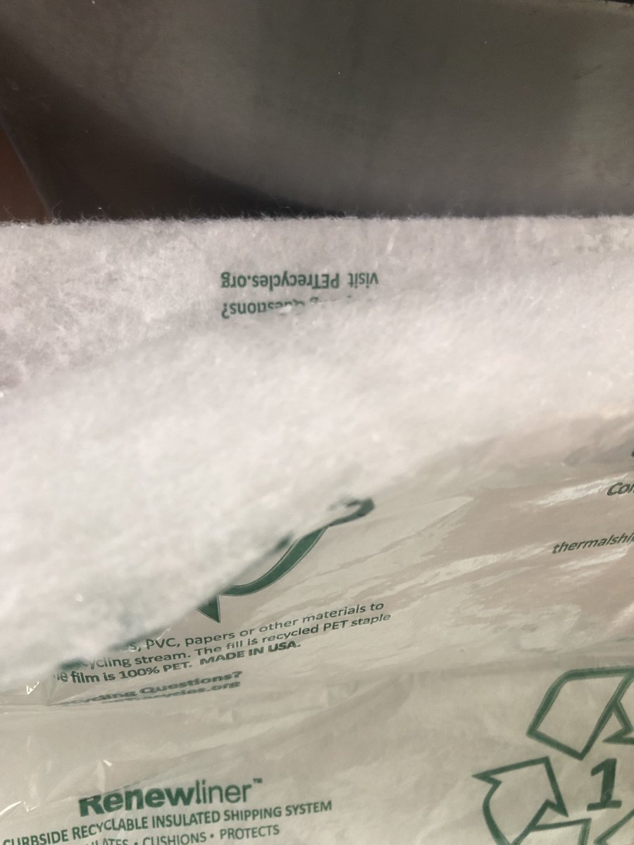 melidelrios's tweet photo. @CharDreizen HelloFresh changed their packaging. Can I really put this curbside for pickup in DC? https://t.co/xxKhXRPHpi