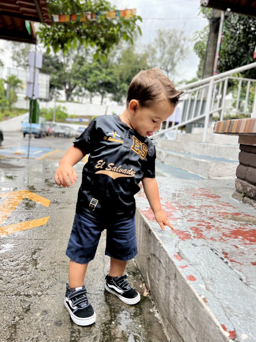 AMCS2011's tweet photo. Update del Gordi porque si 😍#RainyDay https://t.co/zunH6SMOZC