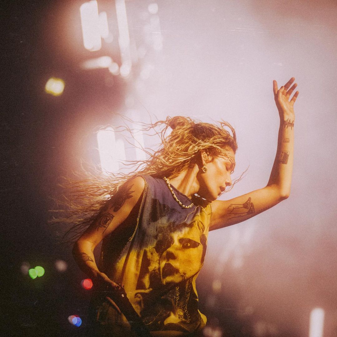 halseychile's tweet photo. Halsey fotografiada por @yasi en Arizona.
#LoveandPowerTour https://t.co/U0W99tBS1D