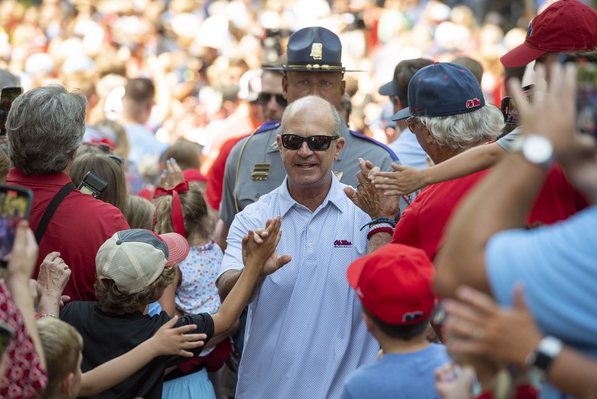 The Champs are here!

#HottyToddy #RebsBSB