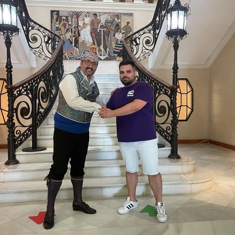 Tras la cremá de nuestras Fogueras,
nos complace anunciar la renovación de Mario Pérez y el fichaje del gran artista,David Sanchez Llongo, encargado de realizar nuestra Foguera adulta 2023, en la categoría especial.

Damos comienzo, de la mejor manera soñada, al 2023.💥💥🤩🔥🔥!!