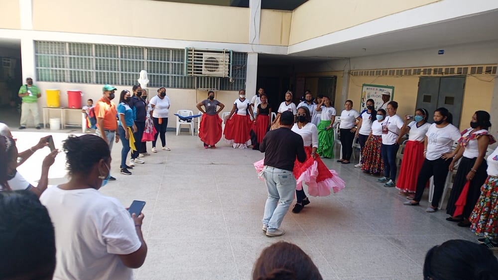 dgei_mppe's tweet photo. #23Jun Estado #Falcón Municipio Miranda. Se realizó Formación de San Juan Bautista, dictado por el Cultor Luis Brett, desde la UEN "Virginia Gil Hermoso"  
@Falcon_Educa @interculzefal  @MPPEDUCACION @CulturaDgc @DGCPatrimonioy2 @VeMisionCultura  @elianyspalmar1 @Fundabit_
👏👏👏 https://t.co/hBV8KhFxCZ