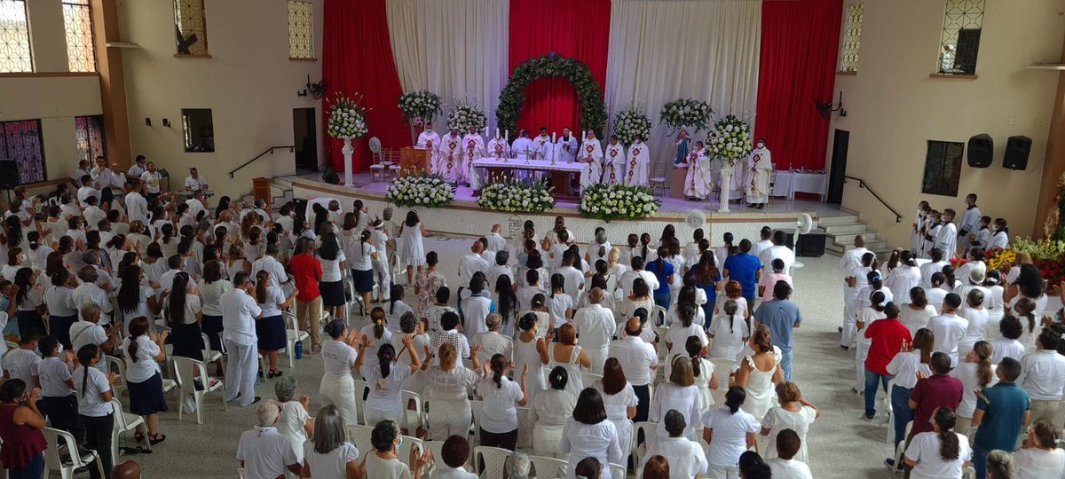 RCCCartagena's tweet photo. Damos gracias al Señor por la #FiestaArquidiocesana2022 que hemos vivido hoy.

En nuestra Casa de Oración María de Nazareth se realizó el encuentro de la Zona Sexta. Una verdadera mañana de oración y adoración con Jesús Eucaristía.

@ARQUICARTAGENA https://t.co/MAukoP2TiM