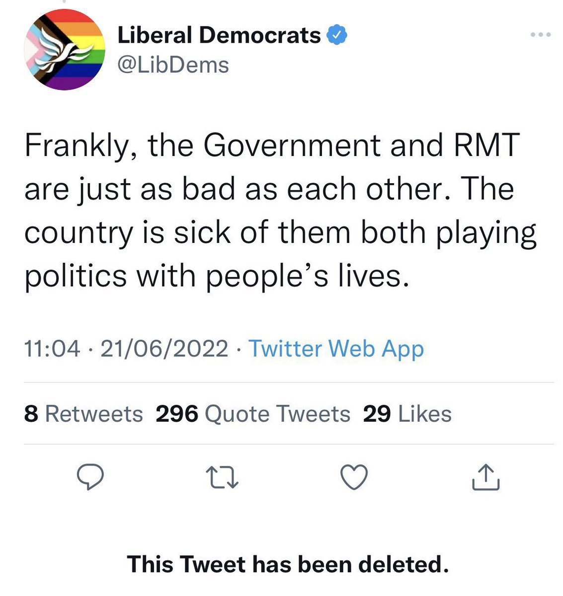 MuffinThrower's tweet photo. The @LibDems tweeted this then promptly deleted it, @UKLabour condemns strikers and the @Conservatives are just being themselves.

Who do workers vote for now?

#barristerstrike #trainstrikes #BAStrike https://t.co/Mv6L416qov
