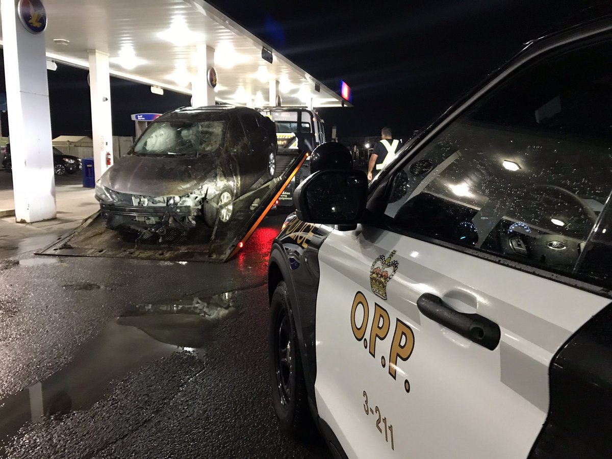 OPP_ER's tweet photo. Drowsy driving is dangerous! 3 people are lucky to be alive following a single vehicle crash on #Hwy417. 
Take a break for safety’s sake! #PrescottRussellParamedics, #RussellCountyOPP ^jm https://t.co/YBhgPmREwF