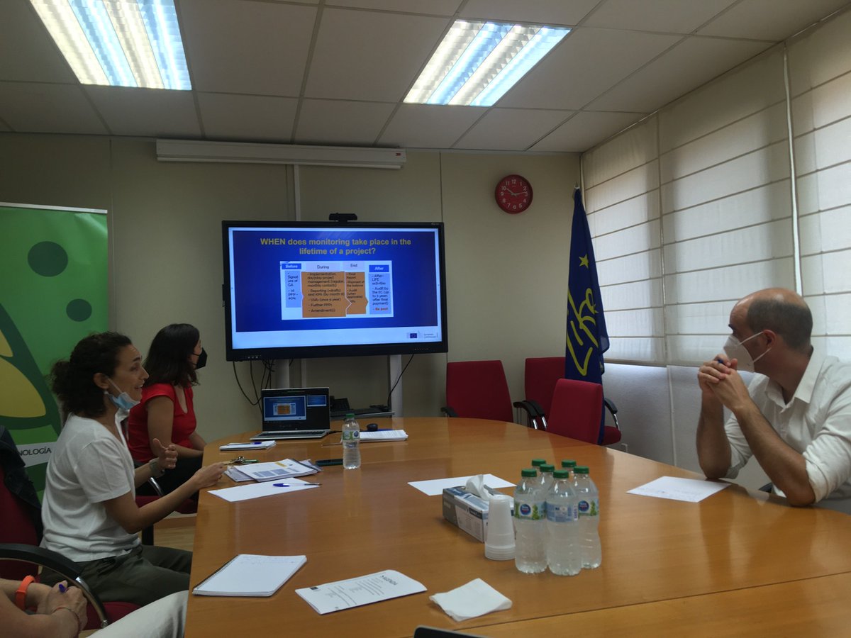 lifeclinmed's tweet photo. 1ª reunión del consorcio con Patricia Serrano (LIFE Monitoring Team; IDOM-NEEMO) en el @CITAAragon. Por la tarde, visita a la granja de Agropecuaria del Isábena (Grupo Mazana) en Almuniente (Huesca). https://t.co/9MhyD7CLs3