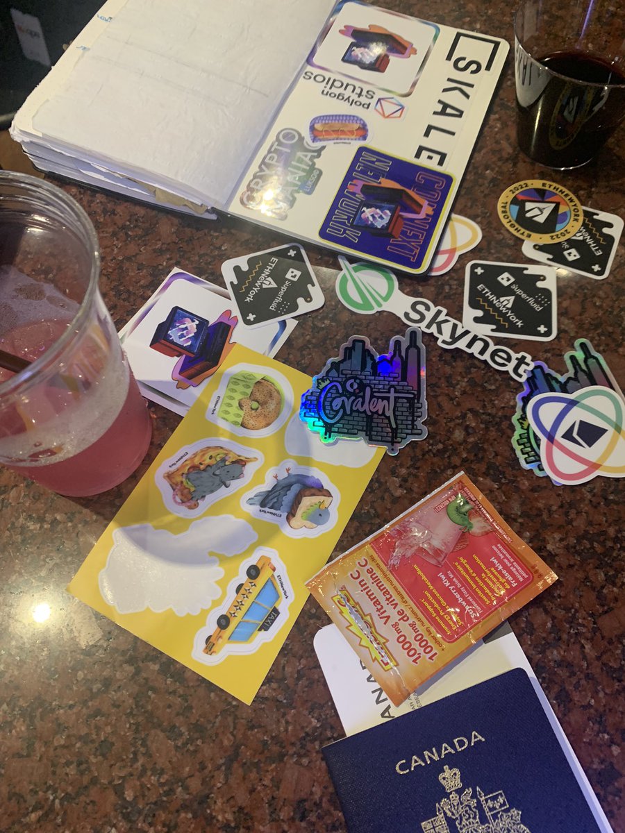 leichain's tweet photo. Post-hackathon airport activities https://t.co/6LHai0WEbH