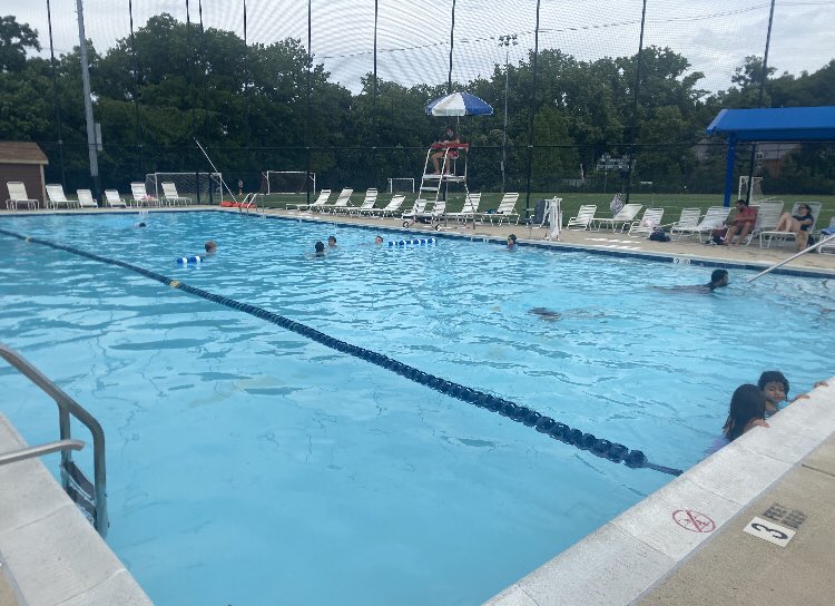 DCDPR's tweet image. 🏊‍♀️ ALERT:Starting today, OUTDOOR POOLS are NOW open DAILY! #JUMPinDC individual schedules posted here: DPR.dc.gov/outdoorpools 💦