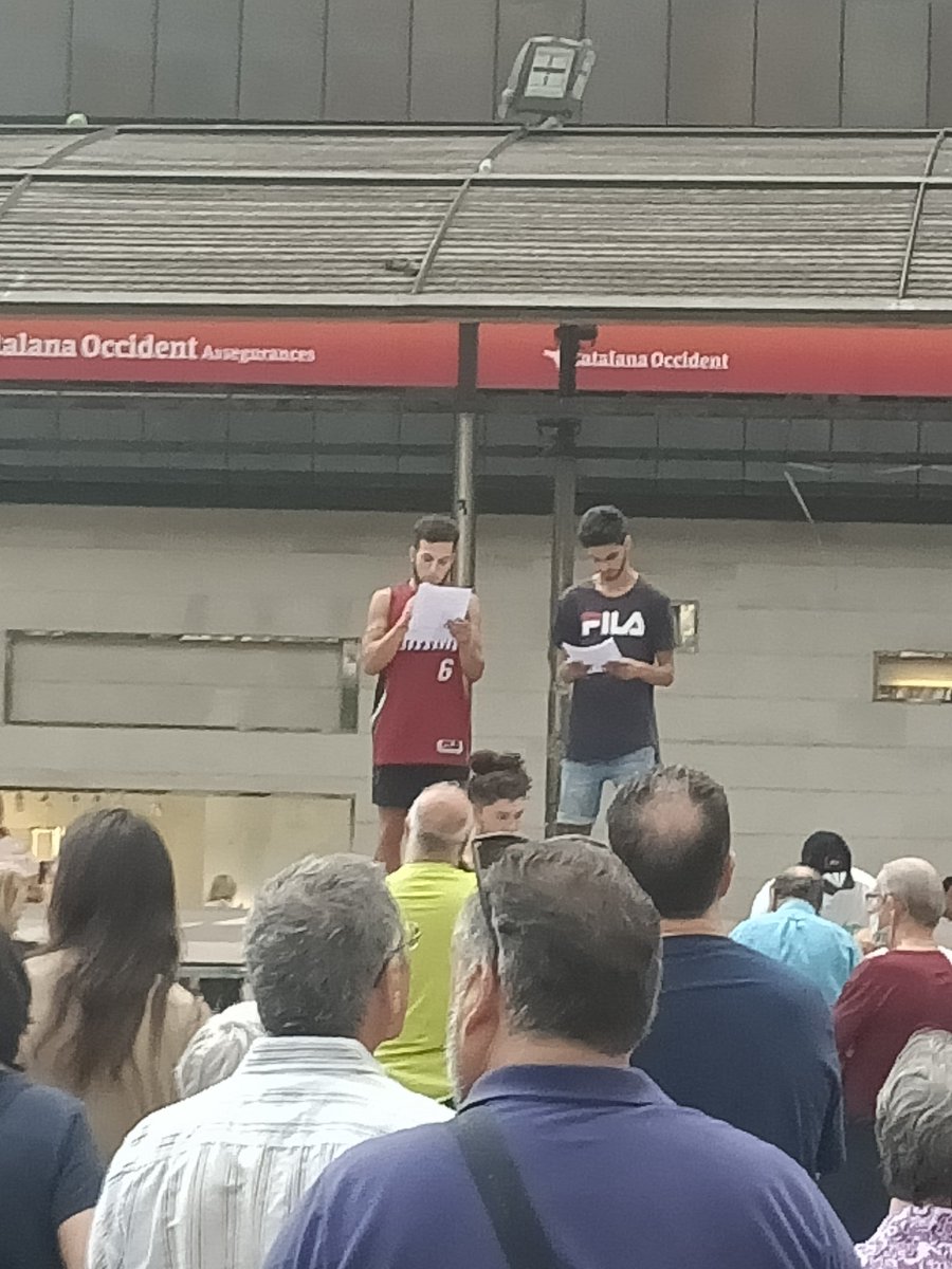 fuster_guillem's tweet photo. Davant la seva barbàrie, omplim places i carrers, cap crim en cap frontera de tanques i dolor.
La monarquia espanyola i marroquina són les responsables d'aquesta salvatjada.
Avui a Sabadell ho hem dit alt i clar.
#MelillaMassacre
#NoPerdonem https://t.co/BmJiPMqs5j