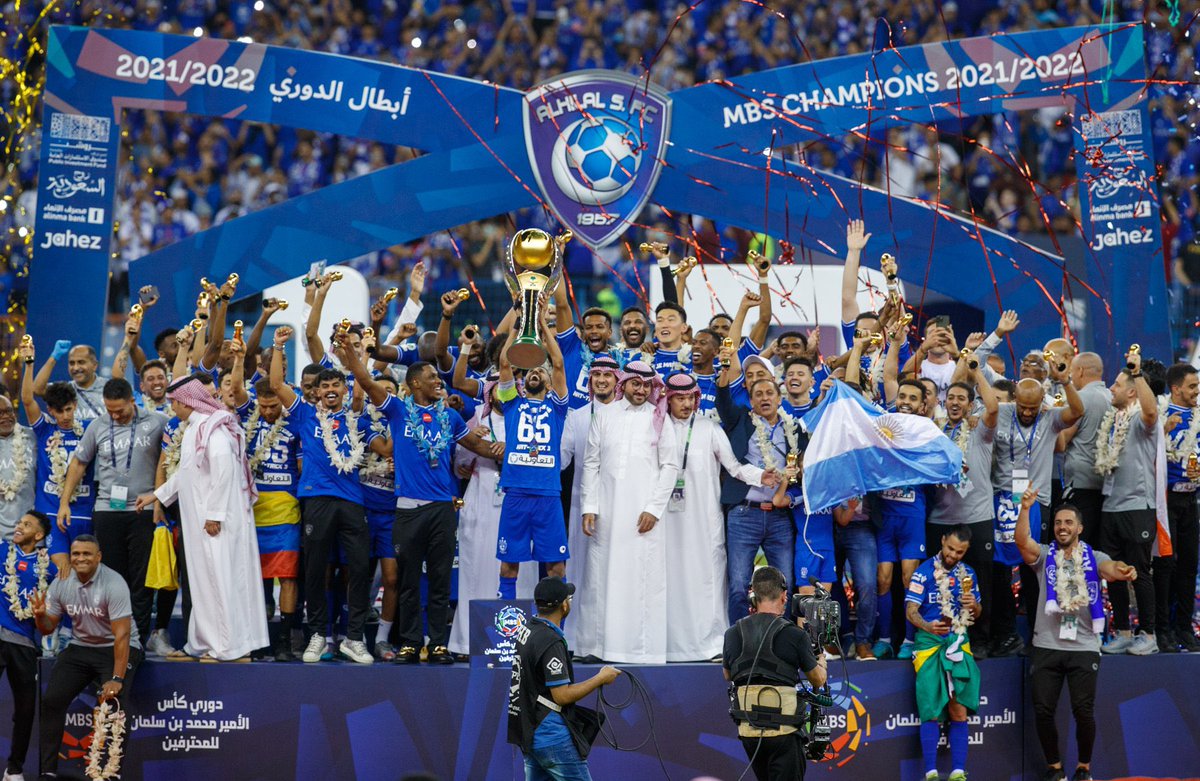 MnbrAlhilal's tweet photo. "الهلال" يُحقق لقبه الـ ٦٥ في تاريخه 💙 https://t.co/lsRaOVf4wC