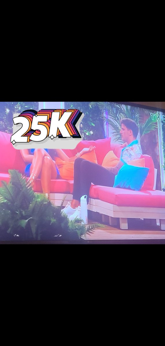 Shellh92's tweet photo. My heads totally with you.. I'm sure it Is hun #LoveIsland https://t.co/DOO6auWMlP