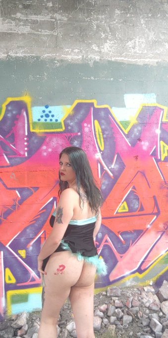 Feeling cheeky 😘 come check me out babes https://t.co/hcnHuuUgYa<a href="/tag/newme"class="tags"><span>#newme</span></a><a href="/tag/nsfw"class="tags"><span>#nsfw</span></a><a href="/tag/onlyfans"class="tags"><span>#onlyfans</span></a>