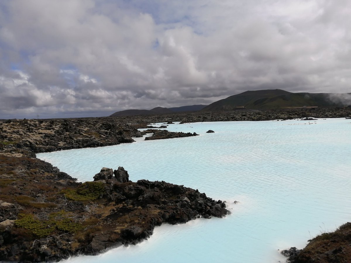 yepezve's tweet photo. Fui de vacaciones a Islandia y a una boda. Si les gustan las actividades al aire libre deberían de ir alguna vez en su vida. Nota, "carísimo de Paris" debería ser cambiado a "carísimo de Islandia". https://t.co/99CwdyrOtL