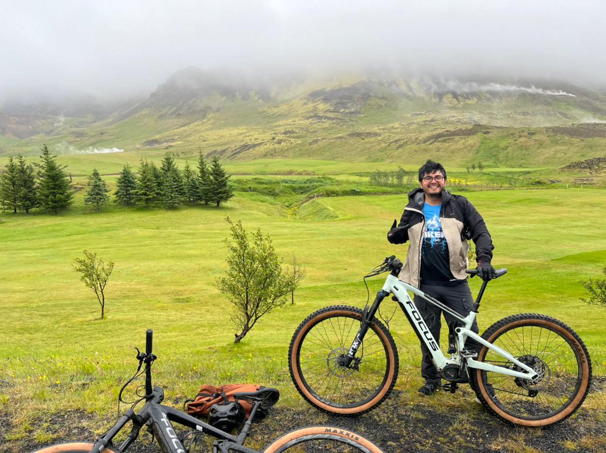 yepezve's tweet photo. Fui de vacaciones a Islandia y a una boda. Si les gustan las actividades al aire libre deberían de ir alguna vez en su vida. Nota, "carísimo de Paris" debería ser cambiado a "carísimo de Islandia". https://t.co/99CwdyrOtL