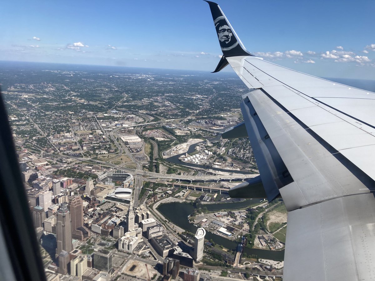 Getting ready to land ⁦<a href="/goingplacesCLE/">Cleveland Hopkins International Airport (CLE)</a>⁩ on ⁦<a href="/AlaskaAir/">Alaska Airlines</a>⁩ flight 216.