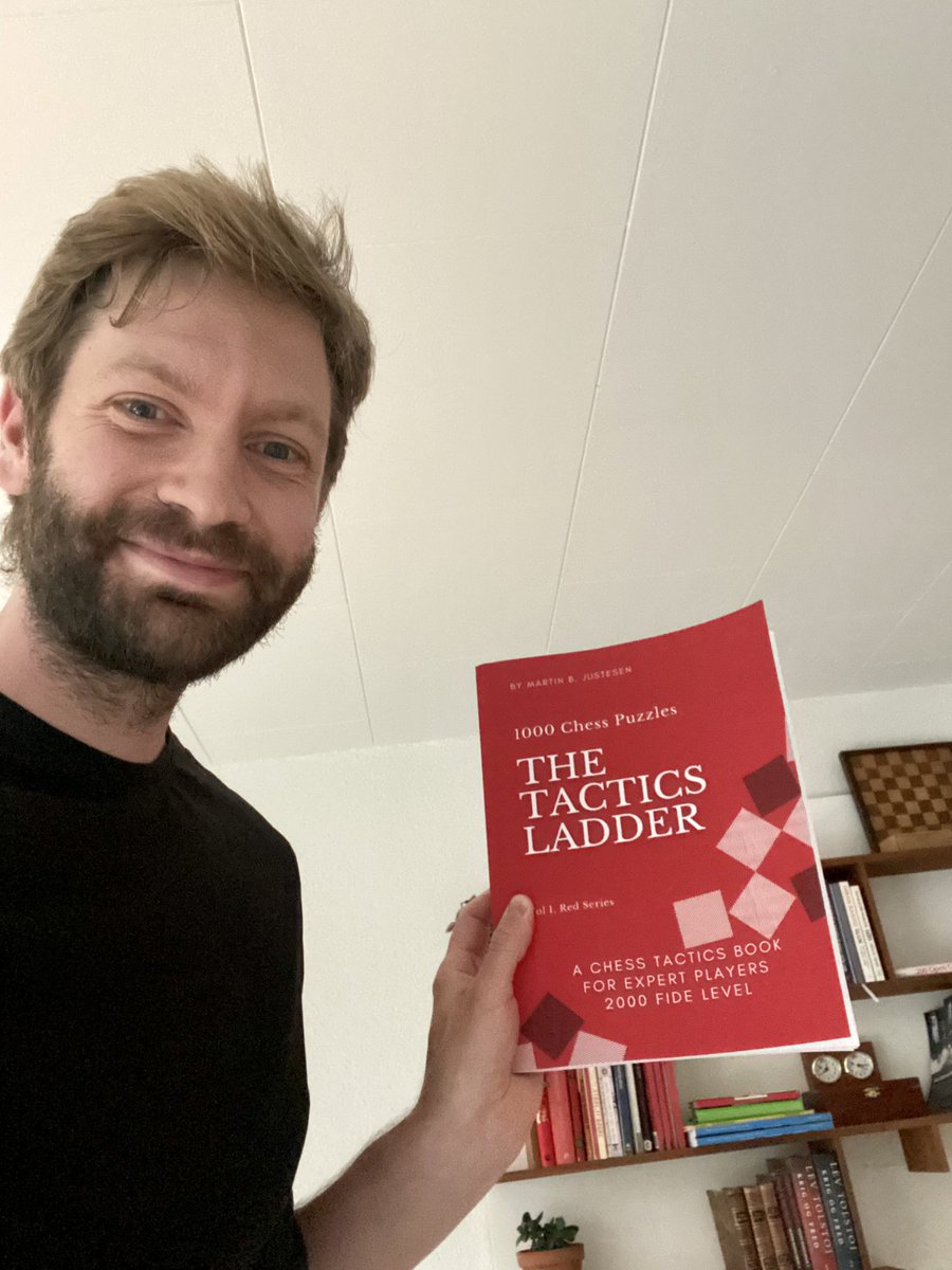 saychess1's tweet image. Look what I just published. 1000 puzzles for aspiring expert players 🧩

Only 9.99$ on Amazon!

I would appreciate all the retweets I can get :)

#chesspunks