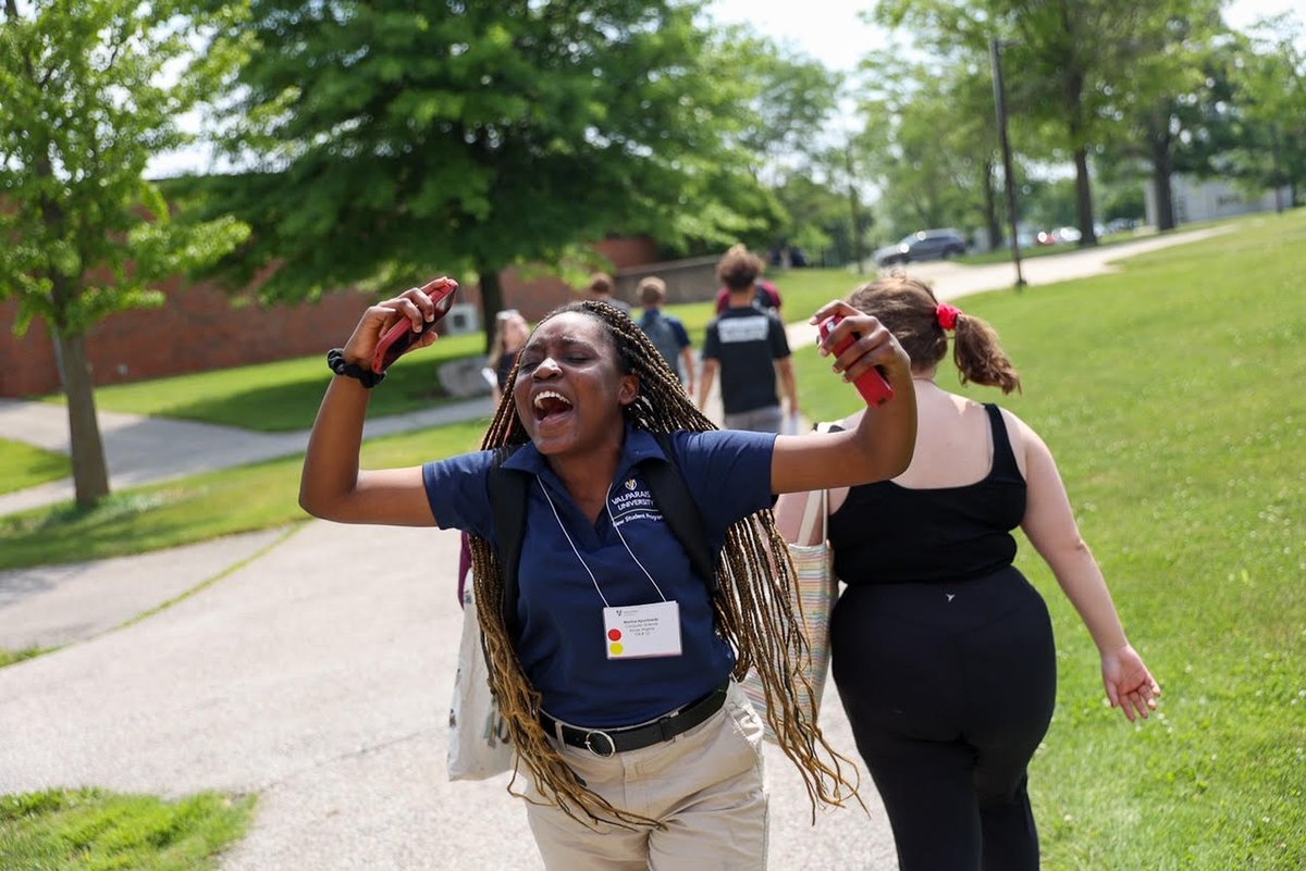 Shoutout to our OA team for guiding the Class of 2026 through new student orientations these past two weeks. These current students are rockstars at giving a helping hand and a warm welcome – thank you for all you do! #GoValpo