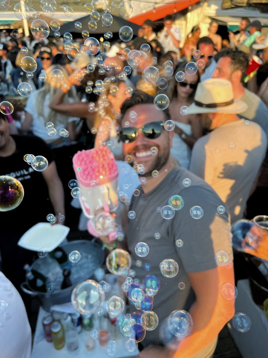 andrewmolen's tweet photo. Had such a fun Sunday @thesurflodge thank you @jesse_bongiovi &amp; @hamptonwater for the fun toy!! #kidinme #fun #sundayfunday #sunday #lategram #picoftheday #summertime #summer #summervibes #bubbles #beautiful #outdoors #montauk #ny #hamptonslife #hamptons #travel #food #foodie https://t.co/eGZ6HCORH8