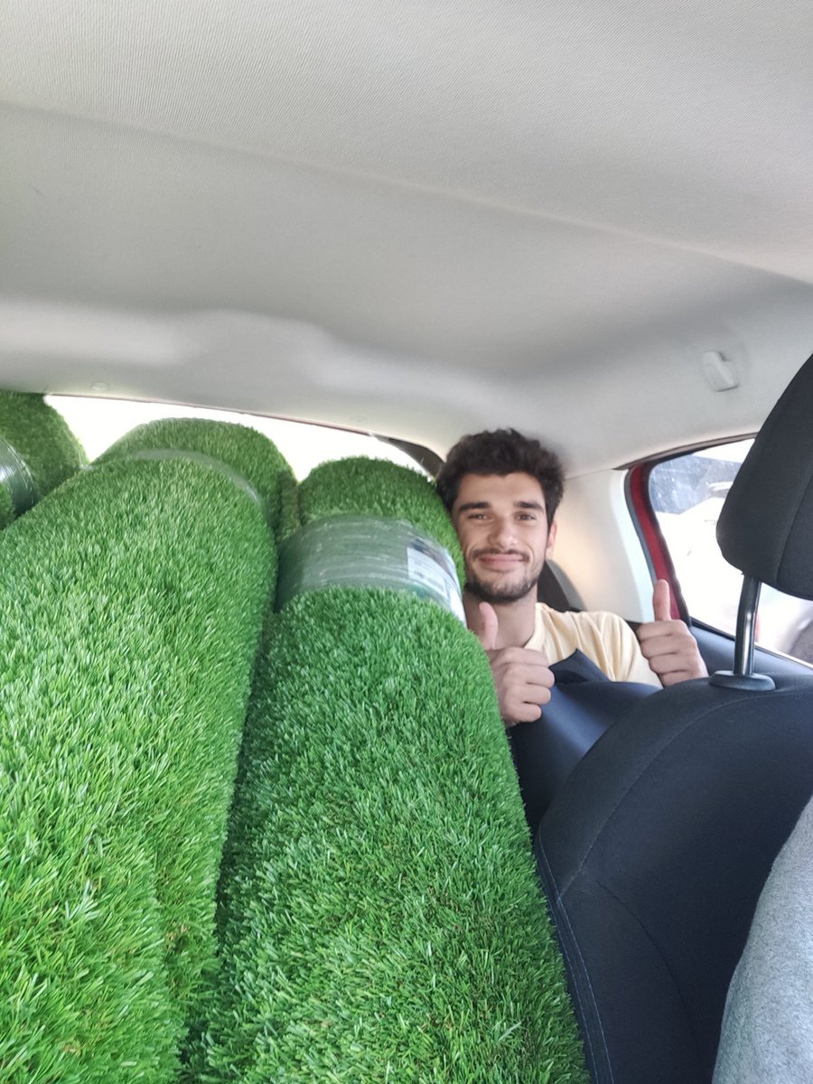 * Hay césped artificial en oferta *

Nosotros: