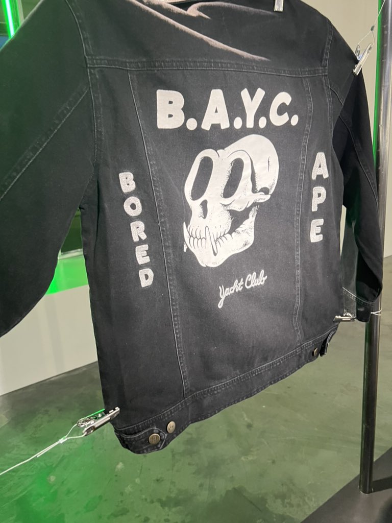 0xMistBlade's tweet photo. @BoredApeYC alpha that wasnโt talked about unless you saw it inside pier 17. Share it for the next drop that is coming ๐ @MO2Alpha @vuzecmx #nfts #mo2alpha @DeGodsNFT @GorillaeNFT ๐ https://t.co/6CVhINDjsQ