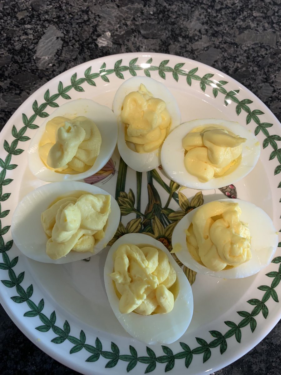 Homeoffree61's tweet photo. Trying to cover up a complete #failure. #frieddeviledeggs 😆😆 https://t.co/ETpso3vQxx