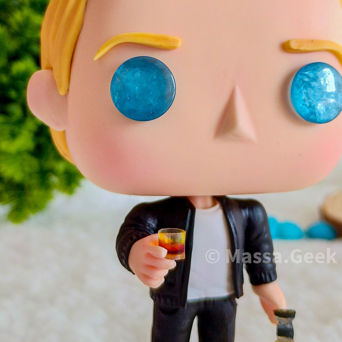 JenFrasers's tweet image. Yea!! I made a custom Sam Heughan in cold porcelain!! And I'm very happy with the result! The little glass of whiskey and the little bottle of Sassenach. I'm in love! And it would be EVERYTHING if he could see it!!! 
#airdryclay #SamHeughanfans #sassenachwhisky