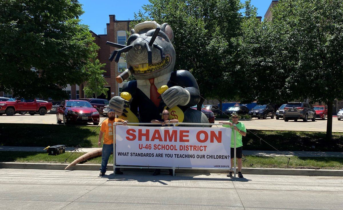 MidAmCarpenters's tweet image. Actions across Illinois this week - #Local1889 members are educating the public on the U-46 School District and how they hired a contractor who doesn't pay prevailing wage. Not good. 
#UnionStrong #Scabby #AreaStandards