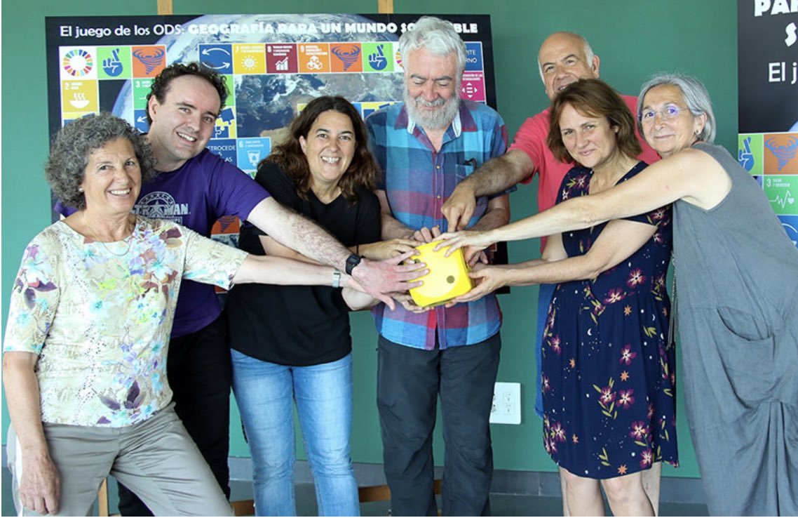 VirginiaCarrace's tweet photo. "Geografía para un mundo sostenible" #ODS #Agenda2030
#ProyectoDeInnovacionDocente de @unican elaborado junto a #JCGCodron #CRibalaygua y #DRasilla y la participación de alumnado de @FLetrasUC #GeografíaYOT e #Historia
Esperamos que lo disfrutéis.
https://t.co/9ceAaNmBgR https://t.co/7VS7XcaHTd