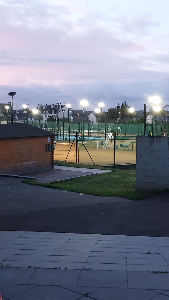 JestinHerve's tweet photo. @JARNIGONM @PontivyTri @FFTennis @VillePontivy @BaptisteJestin @GwenJestin @gyguillot @paulleguernic @TcPondi Grand MERCI aux organisateurs, mention particulière à Éric et Isabelle pour l organisation ! À chaque jour suffit sa peine 😃 en route pour les huitièmes 😉 #doublemixte de belles rencontres @RobicAurelien @Roro56300 https://t.co/J4rcup8vmN