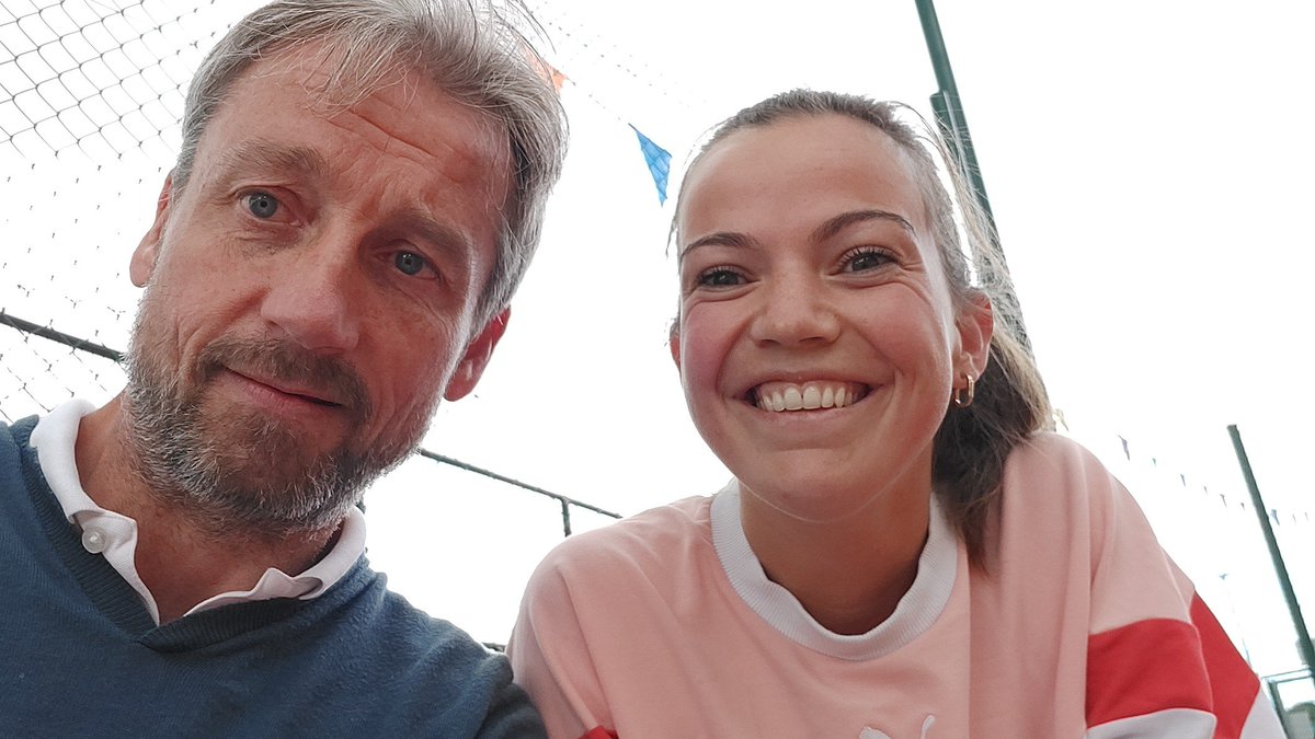 JestinHerve's tweet photo. @JARNIGONM @PontivyTri @FFTennis @VillePontivy @BaptisteJestin @GwenJestin @gyguillot @paulleguernic @TcPondi Grand MERCI aux organisateurs, mention particulière à Éric et Isabelle pour l organisation ! À chaque jour suffit sa peine 😃 en route pour les huitièmes 😉 #doublemixte de belles rencontres @RobicAurelien @Roro56300 https://t.co/J4rcup8vmN