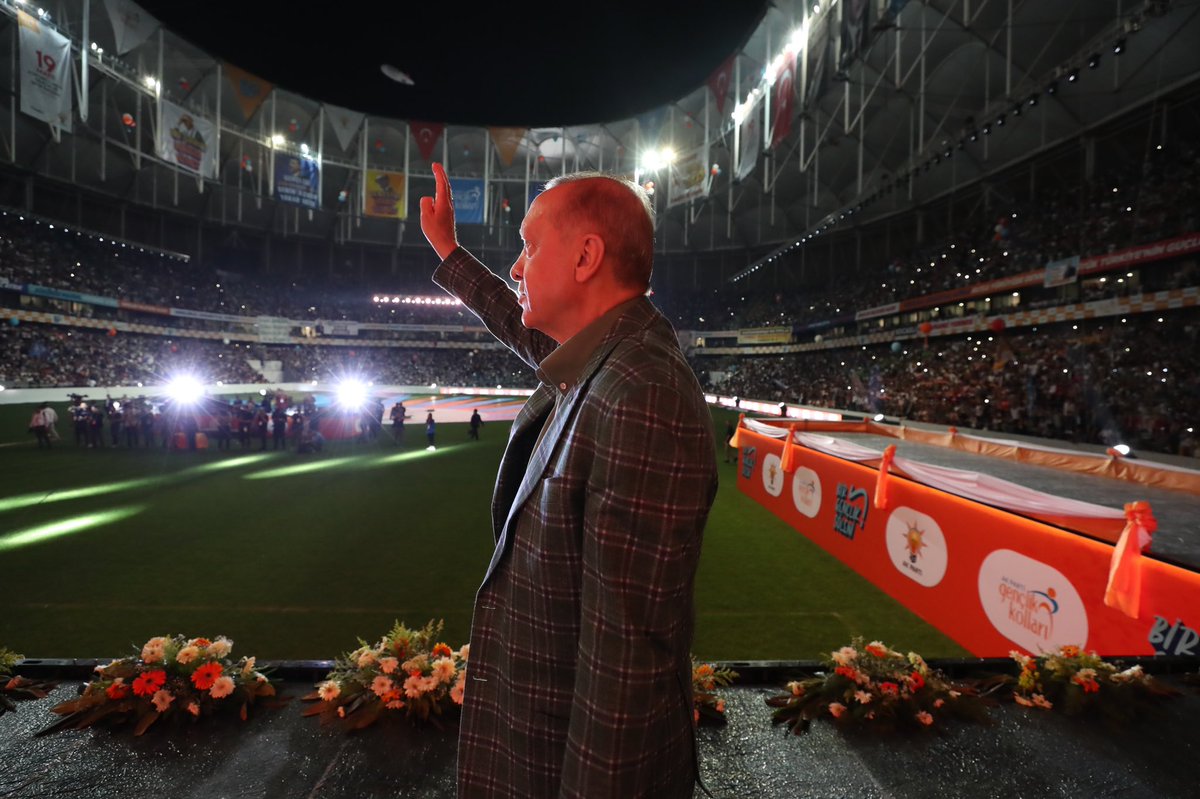 eyupkadirinan's tweet photo. Son 6 ayda Cumhurbaşkanımız Sayın @RTErdogan gençlere verdiği müjdelerle her daim bizlerin yanında olduğunu göstermiştir; https://t.co/BsOlzuMw0G