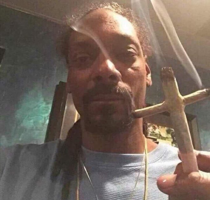 eu toda vez q to sozinho em casa e escuto uns barulho estranho no meio da noite: