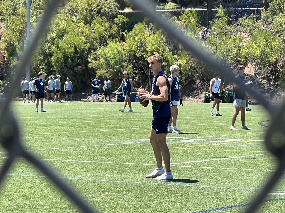 cjadon7's tweet photo. Had a great time at USD this weekend! @jenkins_elite @ABJenkinsElite @JHJenkinsElite @CoachDKeller @USDFootball https://t.co/KyTgJD013S