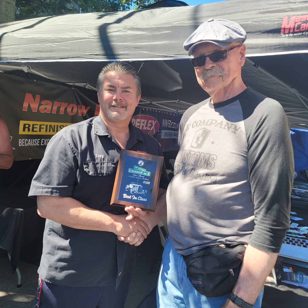 RefinishWay's tweet photo. #WillysWins #BestInShow We are so happy for Wayne Erickson, winning at every show and especially proud when he wins for his amazing paint job performed at #NarrowWayRefinish Owner Tory Grayson &amp; Wayne in photo.  #AutoBodyPaint #ClassicCar #BestCustomPaint #AutoRefinish  Congrats! https://t.co/HKGLBoZ9Qj