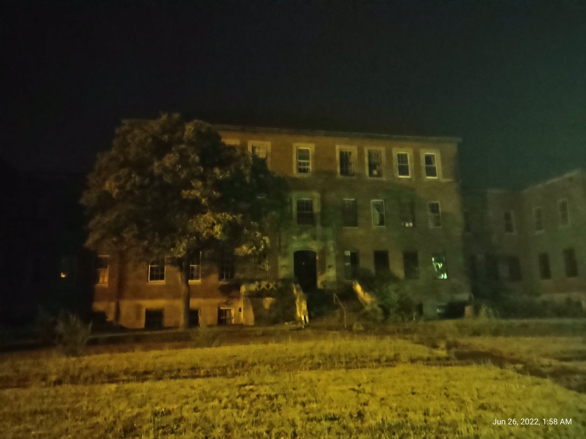 BTTB_Paranormal's tweet photo. Here is one of the buildings we have been investigating at Chanute Air Force Base. To see more pictures of this amazing place go to Bed To The Bone Paranormal on Facebook. #AirForce #haunted #Soldiers #trainingbase #paranormal https://t.co/YveX1MN9C9