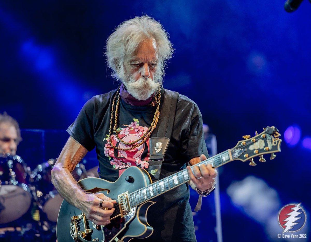 BobWeir's tweet photo. Always a pleasure bringing the music to you Chicago! 🌹

Net proceeds from the Dead &amp; Company Save Our Rights Tees will benefit non-profit organizations supporting women’s rights. We’re restocking as quickly as we can: https://t.co/S6EyaN8fKf.

📸: Dave Vann &amp; Chloe Weir https://t.co/XqHSJBsIAT