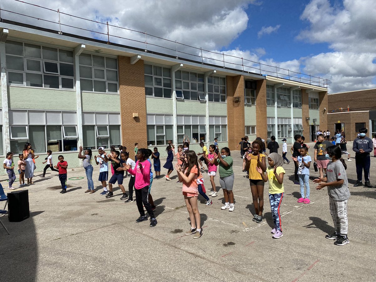 MsGordon206's tweet photo. So much joy at our Junior Fun Day! @BeaumondeBHJMS https://t.co/SnbKgKgYpt