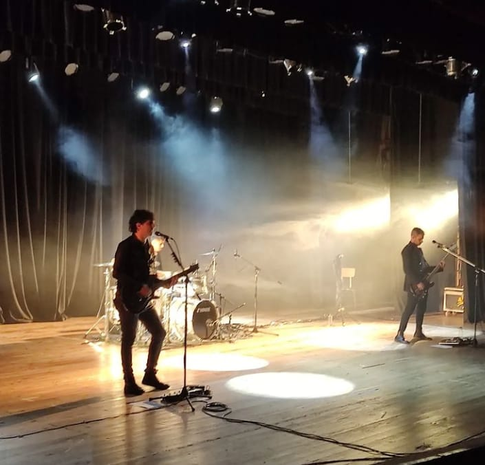 ElUnivesal2's tweet photo. #Alcalordelasmasas" Tour 2022 se presentará 

👉el 15 de Julio en el Anfiteatro del Parque de la Exposición – Lima – Perú 

 💪el 6 de Agosto en #Vorterix de Buenos Aires 👉las entradas ya están casi todas agotadas.🎟️ https://t.co/SKqNqGbwkO