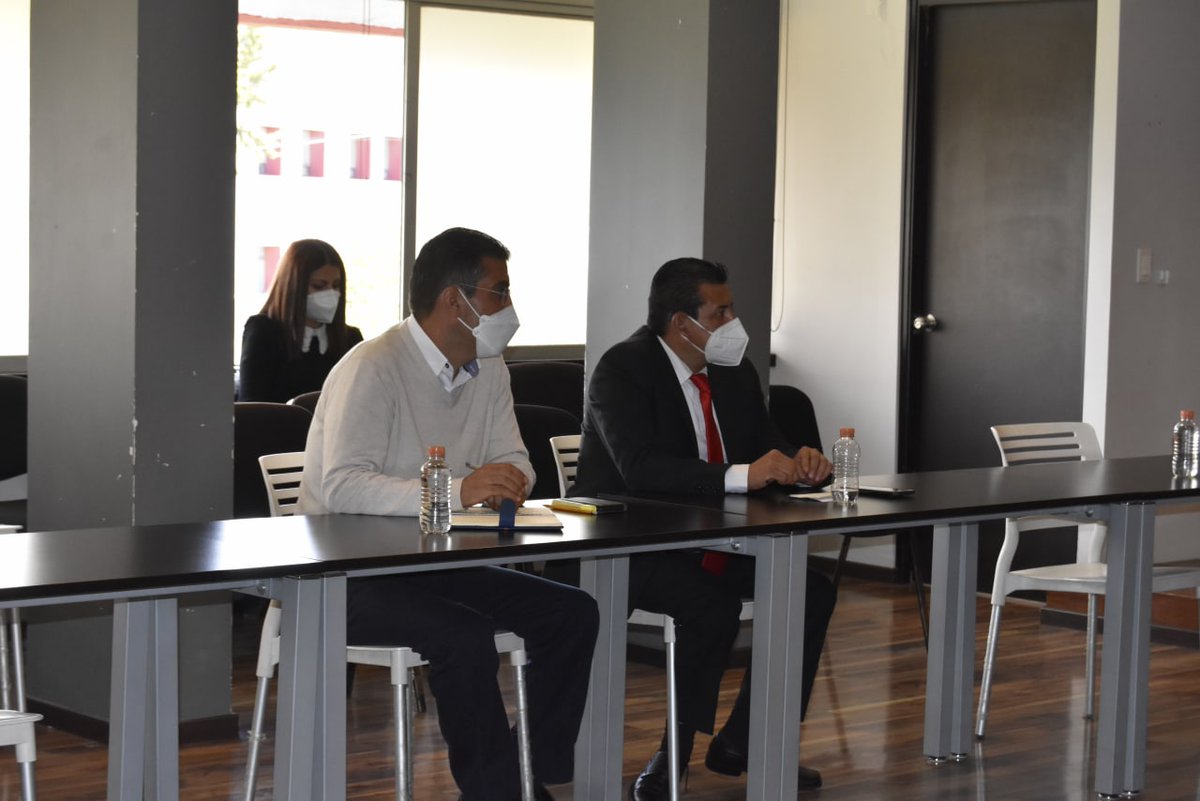 SEPHidalgo's tweet photo. El titular de #SEPH, @atilanorp se reunió con las y los subsecretarios y directores generales de @BasicaSEPH, @PlaneacionSEPH y @SAyF_SEPH, para dar continuidad a las estrategias que se implementan para el ciclo escolar 2022-2023. https://t.co/BsBqS9Po0L