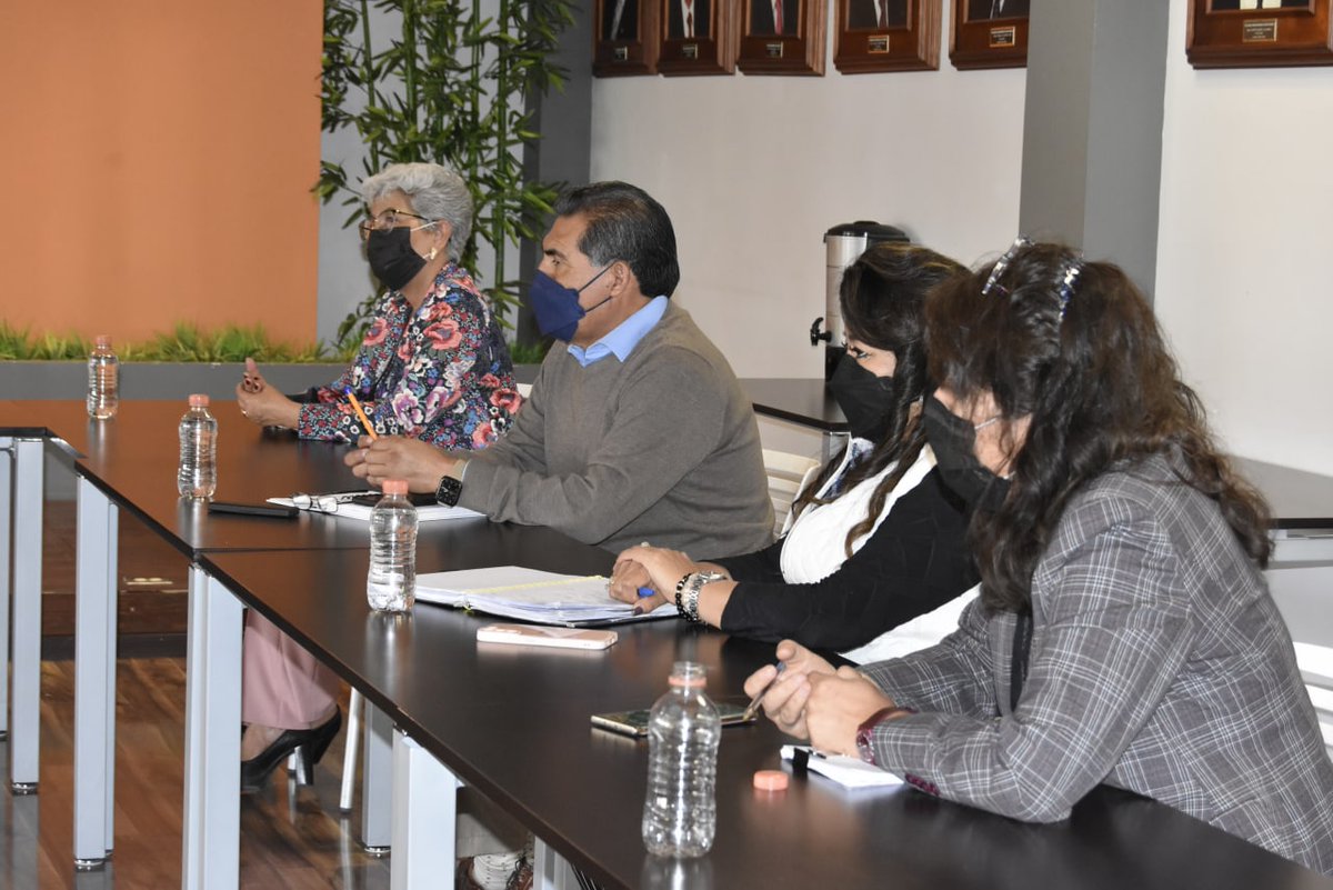SEPHidalgo's tweet photo. El titular de #SEPH, @atilanorp se reunió con las y los subsecretarios y directores generales de @BasicaSEPH, @PlaneacionSEPH y @SAyF_SEPH, para dar continuidad a las estrategias que se implementan para el ciclo escolar 2022-2023. https://t.co/BsBqS9Po0L