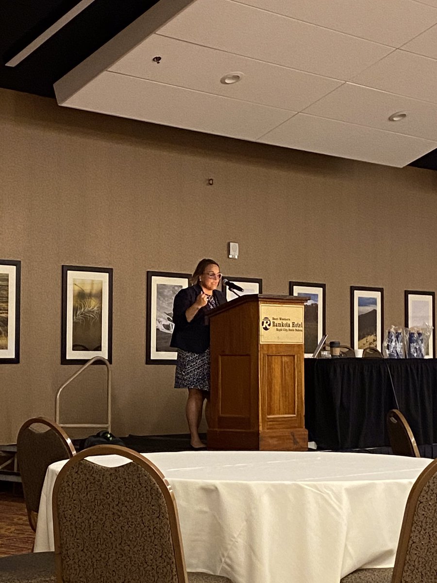 MyLegWriting's tweet photo. I had a great time presenting a CLE on Modern Legal Writing to the South Dakota State Bar Conference!  Thank you @StateBarOfSD, the CLE Committee headed by Jennifer Williams, and Nicole Ogan! #legalwriting https://t.co/nHX7dTaSlN