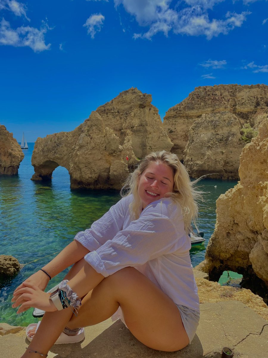 devyngolden's tweet photo. Go more places that require a passport https://t.co/fIdRF91Tma