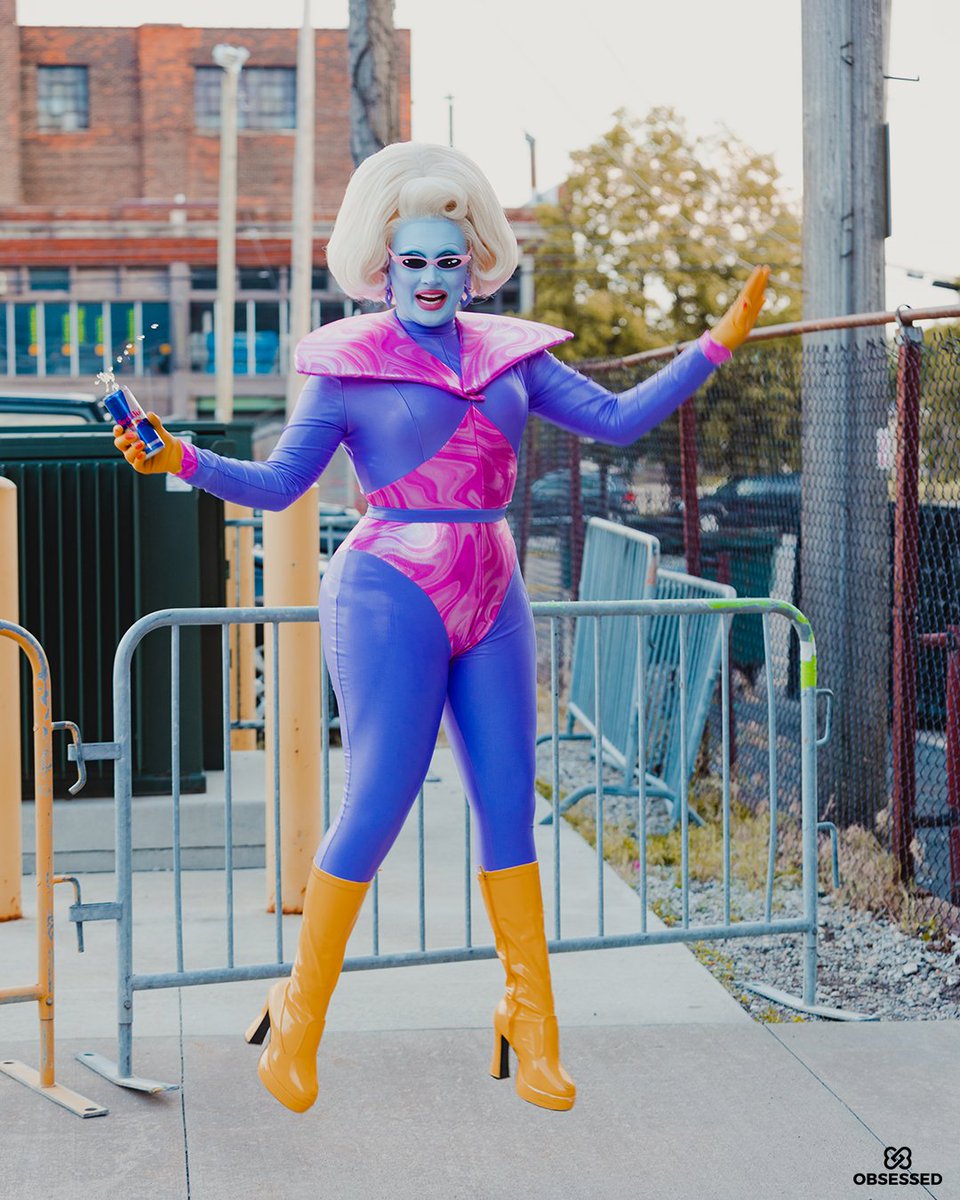 ObsessedINTL's tweet photo. What an out of this world experience it was to be out on tour with @junobirch for her #AttackOfTheStunning tour. We can't believe how fast it went, but we're sending her back to her home world with our best wishes!
📸: @sweatyandgay
#ObsessedPresents #AttackOfTheStunning https://t.co/ABmFo4x51A