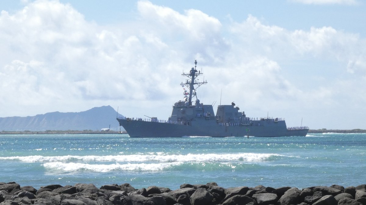 USS Gridley (DDG 101) Arleigh Burke-class Flight IIA guided missile destroyer coming into Pearl Harbor - June 27, 2022 #ddg101 #ussgridley