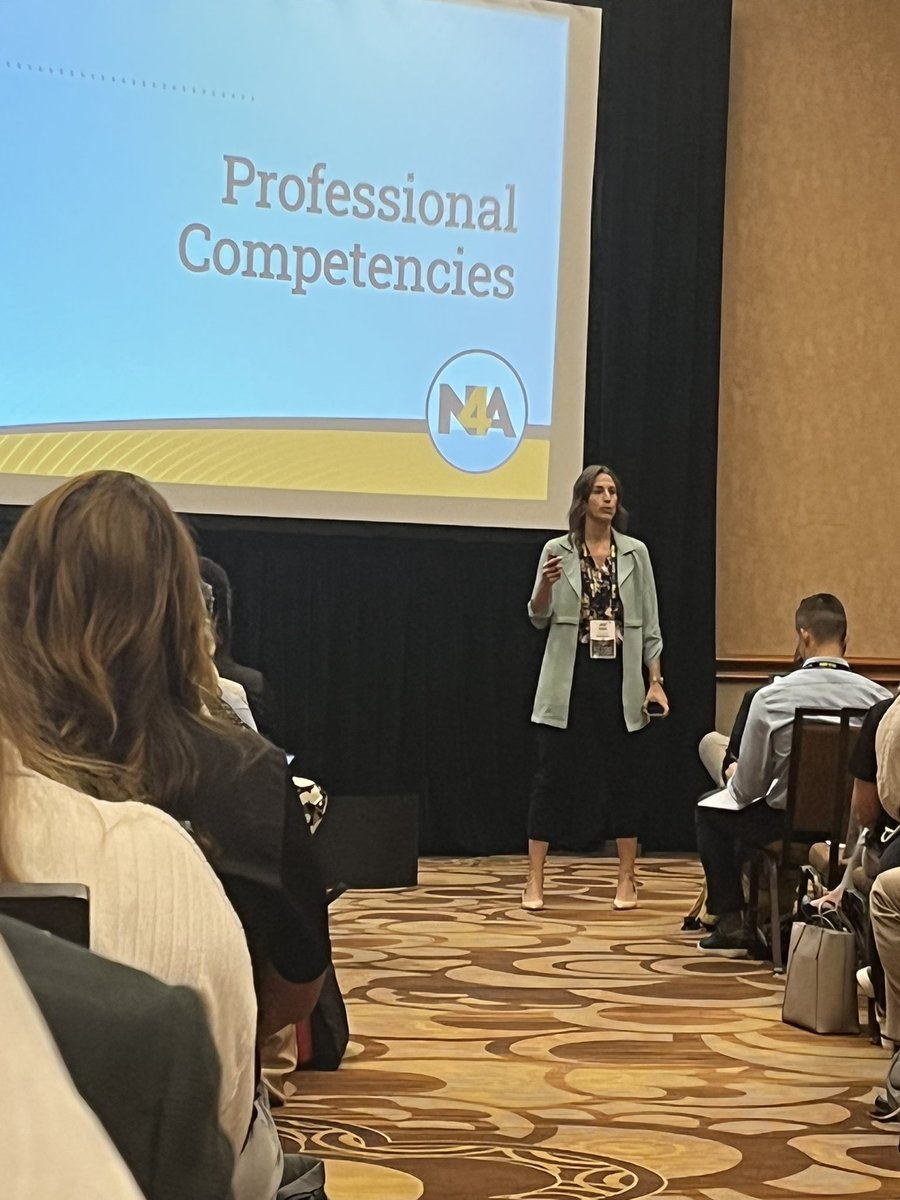 OneBaggTalk's tweet photo. Letโs just say Iโve never seen Wonder Woman & @jkalyn13 in the same room. ๐คท๐ฝโโ๏ธ
#NACDA2022 | #N4AEEE https://t.co/56mvkRgekU