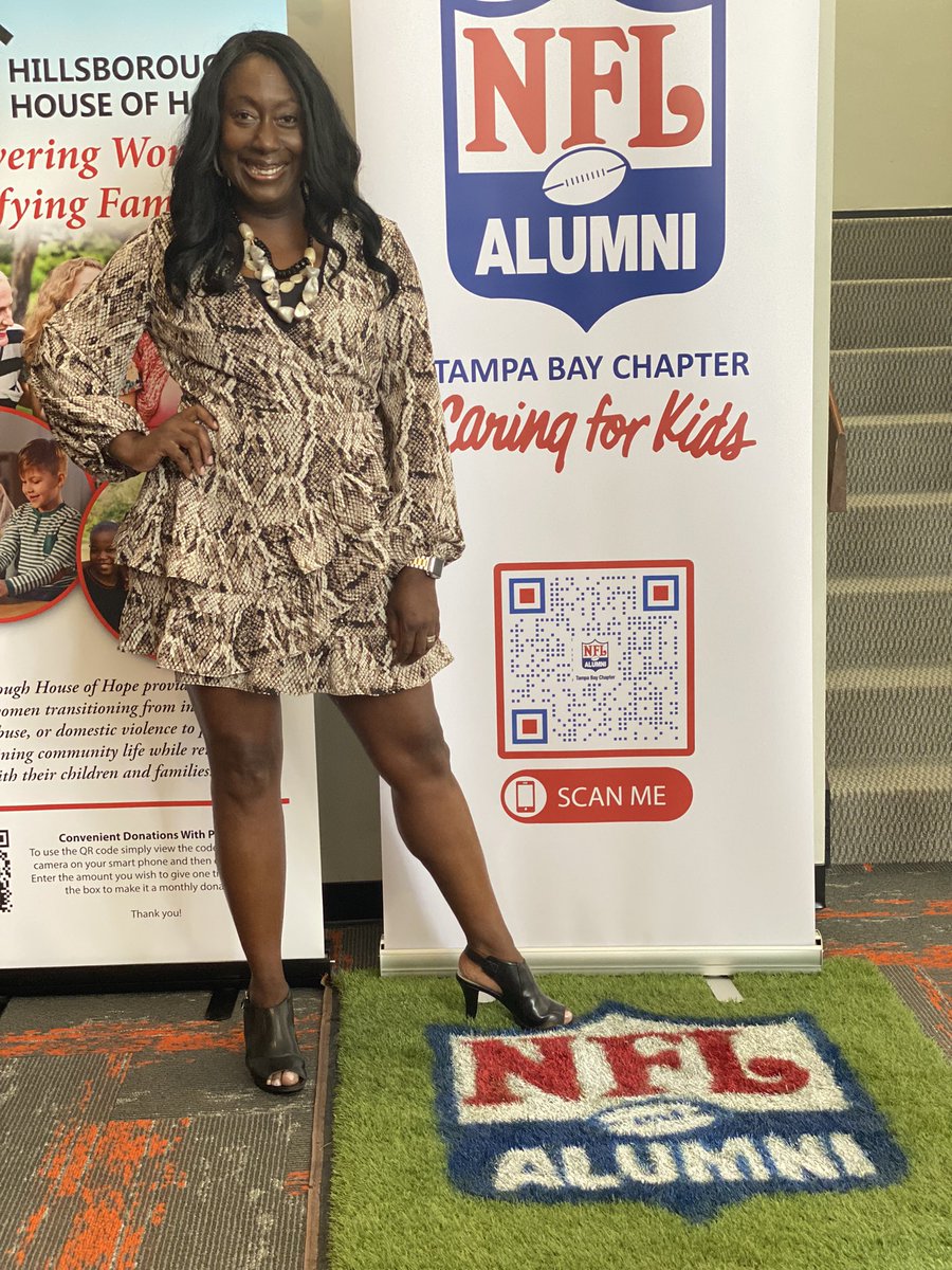 pomqueencj's tweet photo. Benefit Fashion Show-  Hillsborough House of Hope 
It was an honor modeling for this beautiful event in support of the magnificent work being done! 
Host: @LauraMoodyFox13 https://t.co/7OnYqd1Lbr