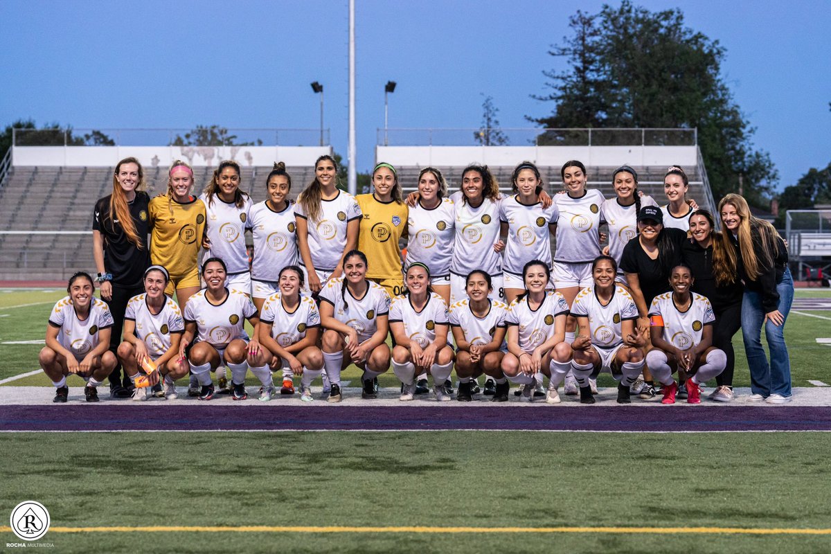 rochamultimedia's tweet photo. #BridgeTheBay 💛🖤⚽️ https://t.co/TYRaJl6boa
