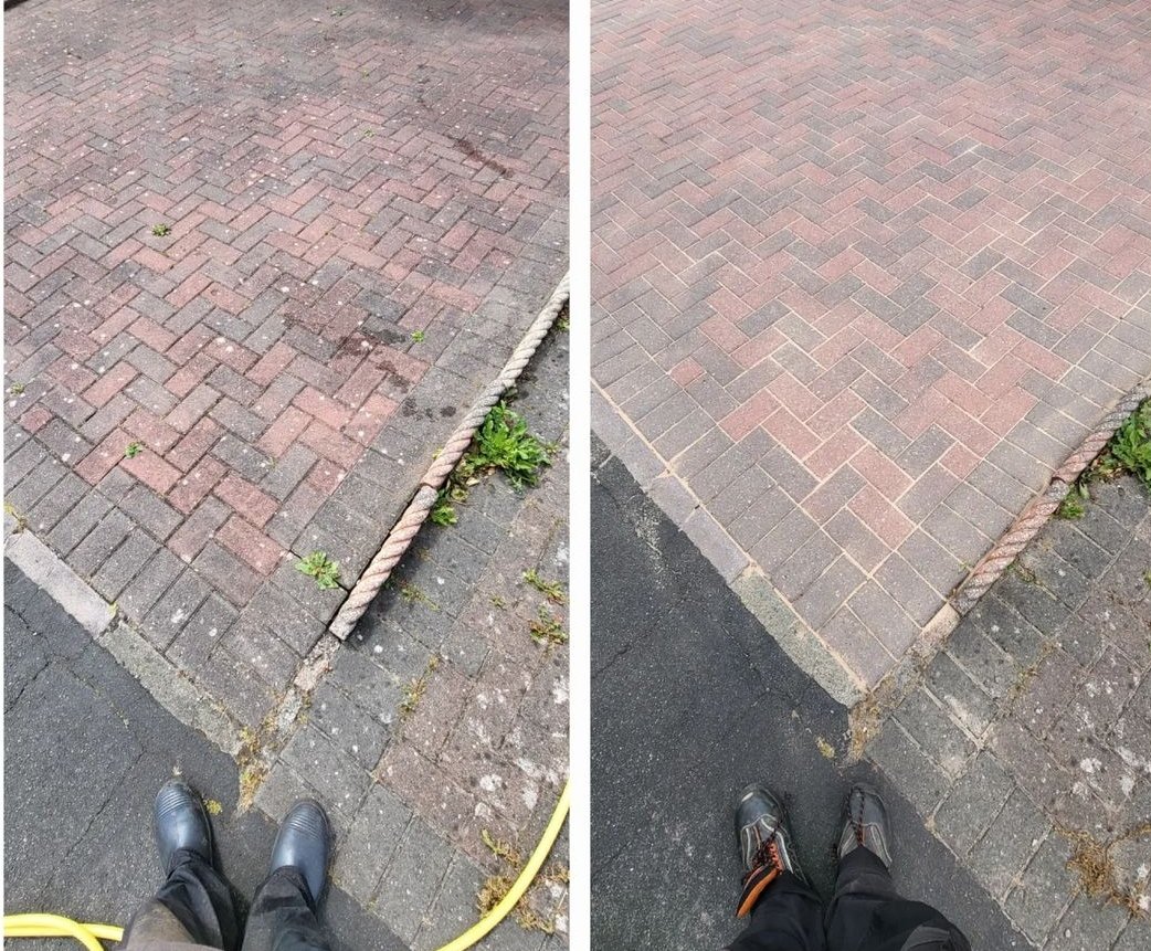 MjmWashing's tweet photo. After cleaning a customer drive they asked me to clean their parents so I did, this is it.
#edinburgh #SmallBusinesses #pressurewashing #workoutside https://t.co/kUqiBw8ZGz
