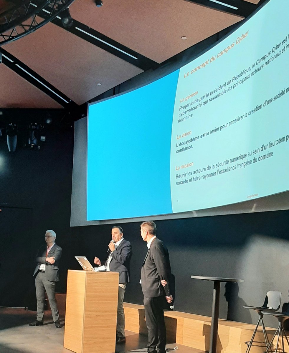 BoulerbahF's tweet photo. Journée intense au Campus cyber pour le séminaire de la DTSI et DSP #orange : partages d'expérience, groupes de travail, immersion VR... que c'est bon de se retrouver !
Merci aux équipes sécurité pour tous ces partages ! https://t.co/ZRxhE9sBVW